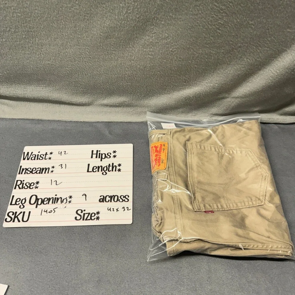 Levi's 541 Pants Mens 42x32 (42x31 ACTUAL) Athletic Taper Khaki Chino Classic